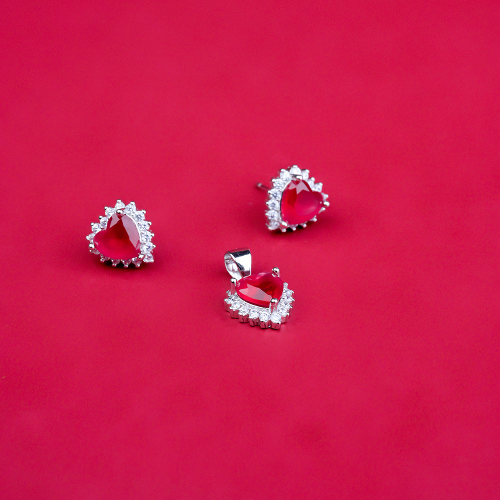 Red Dimond Heart Shape Byutty Pendle